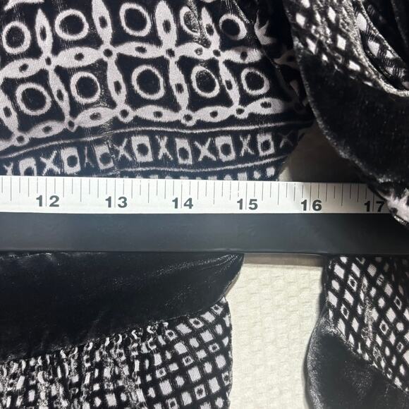 BCBGMAXAZRIA Silk Blend Velvet Burnout Tunic Dress Sz S Button Boho Whimsigoth - Picture 7 of 9